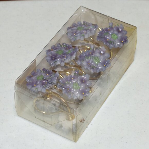 SOLD • NOB Vtg Springmaid Purple Flower Set (12) Decorative Shower Curtain Hooks - Picture 3 of 5